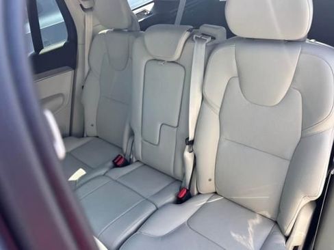 Used 2025 Volvo XC90 T8 Plus w/ Protection Package Premier AWD/4WD image 4