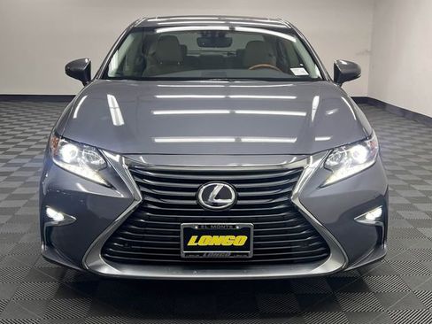 Used 2016 Lexus ES 300h w/ Navigation System Package image 3