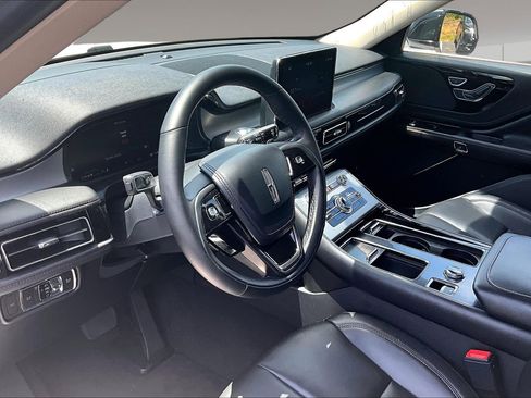 Used 2023 Lincoln Aviator 2WD image 17