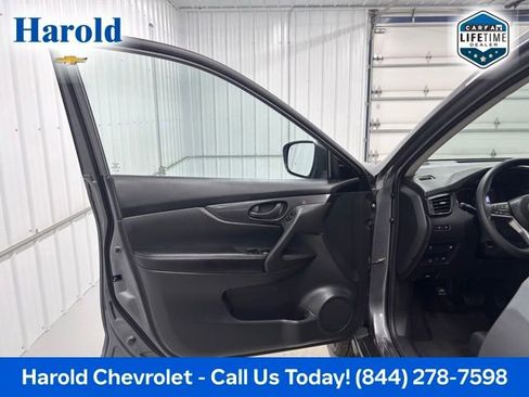Used 2019 Nissan Rogue S AWD/4WD image 14