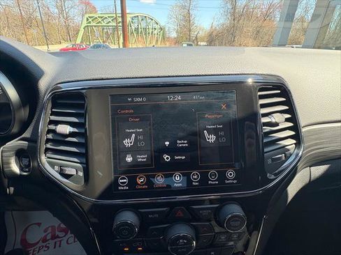 Certified 2021 Jeep Grand Cherokee Laredo X AWD/4WD image 23