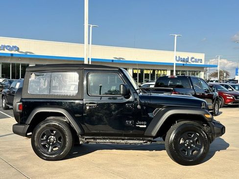 Used 2021 Jeep Wrangler Sport image 5