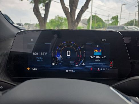 Used 2026 Chevrolet Equinox LT w/ Convenience Package II FWD image 10