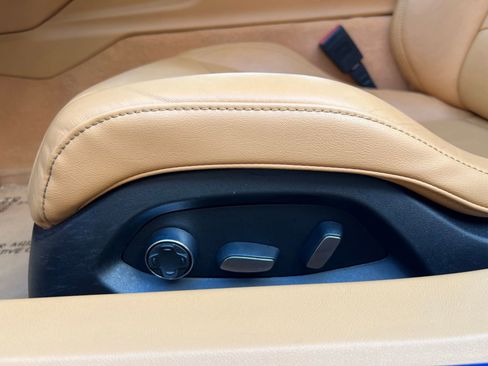 Used 2021 Chevrolet Corvette Stingray Premium Conv w/ Z51 Performance Package image 31