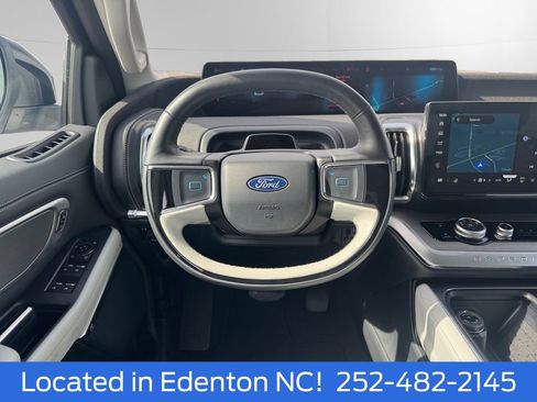 Certified 2025 Ford Expedition Platinum AWD/4WD image 13