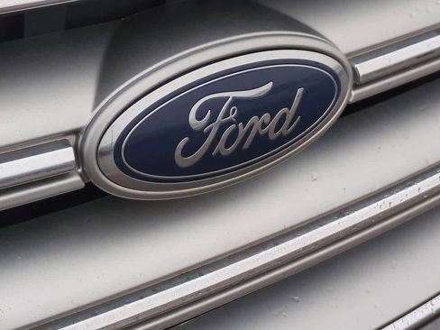 Used 2017 Ford Escape SE image 11