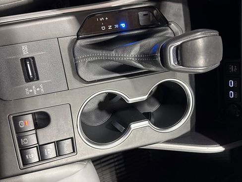 Used 2023 Toyota Highlander XLE image 7