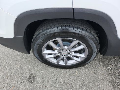 Certified 2022 GMC Terrain SLT image 6