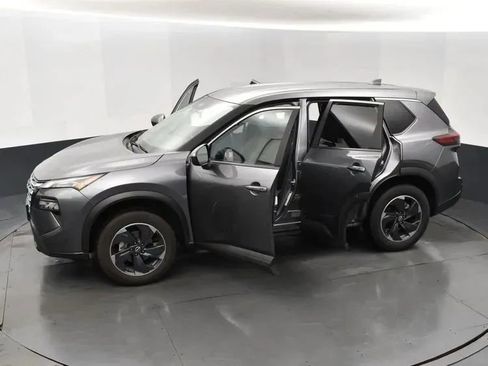Used 2024 Nissan Rogue SV FWD image 7