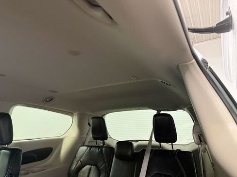 Used 2024 Chrysler Pacifica Touring-L image 51