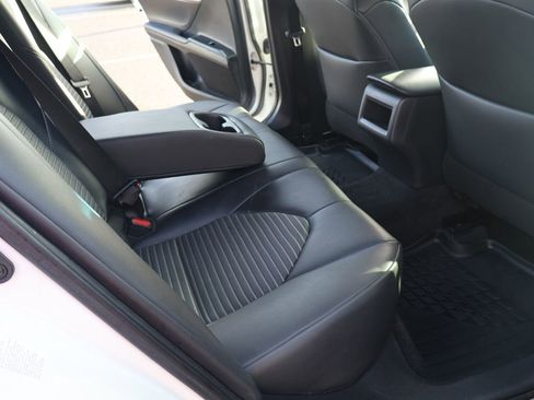 Used 2019 Toyota Camry SE image 27