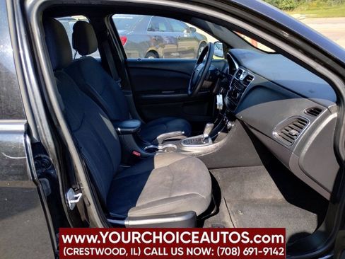 Used 2014 Chrysler 200 LX FWD image 21