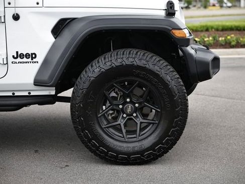 Used 2020 Jeep Gladiator Sport w/ Quick Order Package 24S AWD/4WD image 15