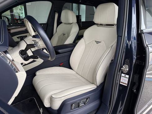 Used 2023 Bentley Bentayga Extended Wheelbase image 22