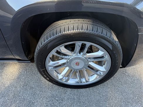 Used 2011 Cadillac Escalade Platinum image 12