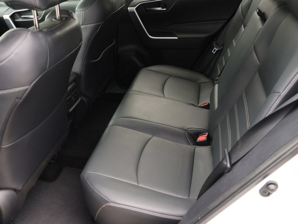 Used 2020 Toyota RAV4 XLE Premium FWD image 16