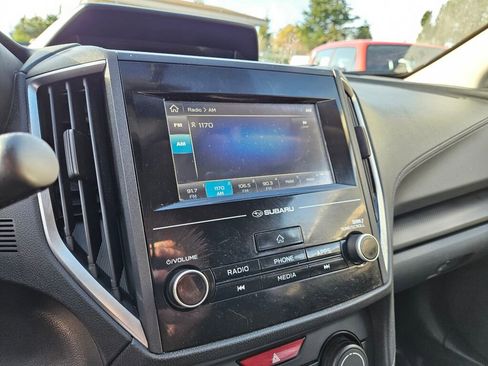 Used 2018 Subaru Crosstrek 2.0i Premium image 5