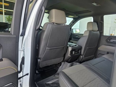 Used 2023 Chevrolet Silverado 1500 ZR2 w/ Technology Package AWD/4WD image 19