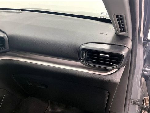 Used 2022 Ford Explorer XLT RWD image 16
