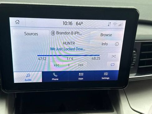 Used 2020 Ford Explorer XLT w/ Equipment Group 202A AWD/4WD image 9