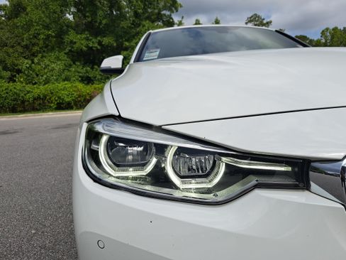 Used 2017 BMW 330i Sedan RWD image 31