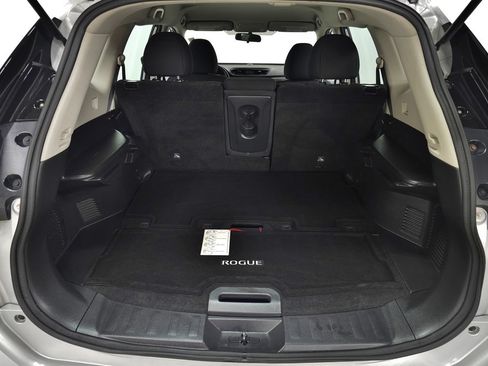 Used 2018 Nissan Rogue S AWD/4WD image 7