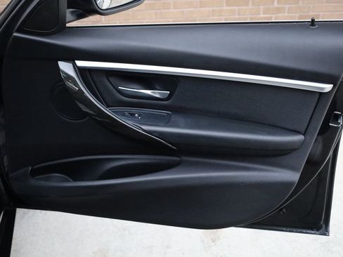 Used 2018 BMW 330e image 20