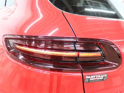 Used 2018 Porsche Macan GTS AWD/4WD image 10
