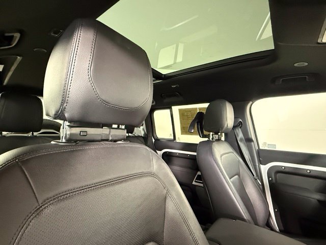 Used 2023 Land Rover Defender 110 S AWD/4WD image 22