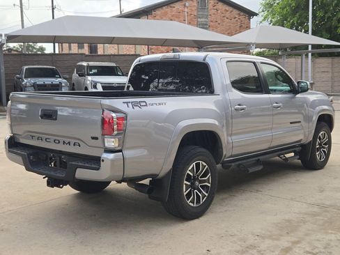 Used 2020 Toyota Tacoma TRD Sport w/ Technology Package RWD image 3