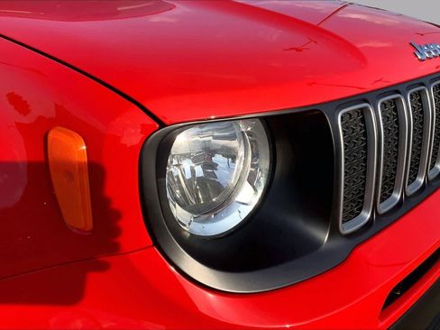 Used 2023 Jeep Renegade Latitude w/ Sun/Sound Group AWD/4WD image 26