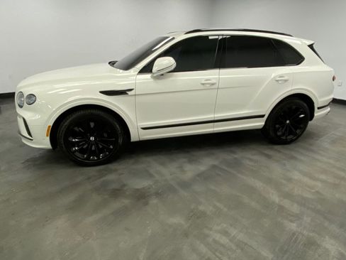 Used 2024 Bentley Bentayga image 3