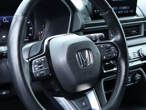 Certified 2023 Honda Pilot Black Edition image 18
