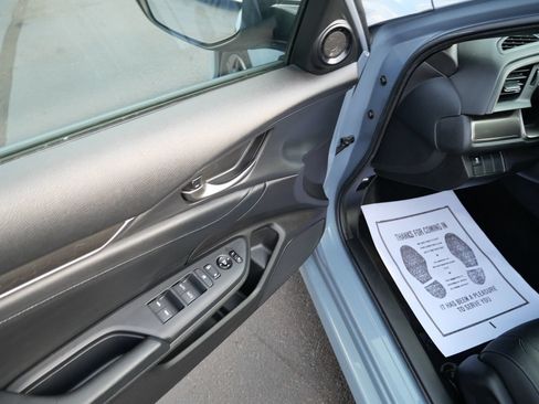 Used 2017 Honda Civic EX-L image 16