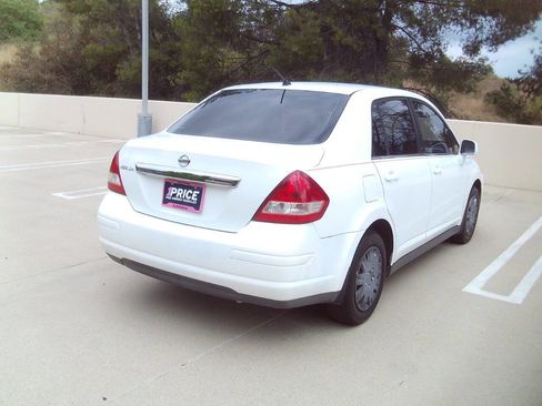 Used 2008 Nissan Versa 1.8 S w/ PWR Pkg FWD image 2