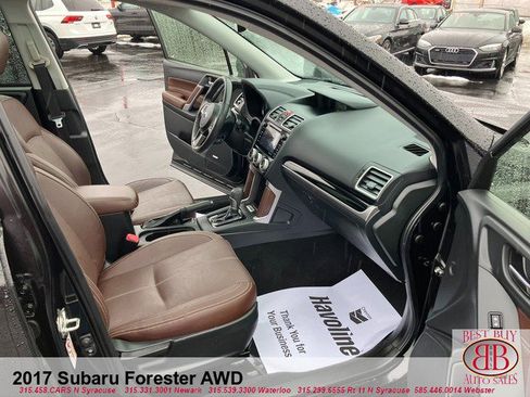 Used 2017 Subaru Forester 2.5i Touring AWD/4WD image 14