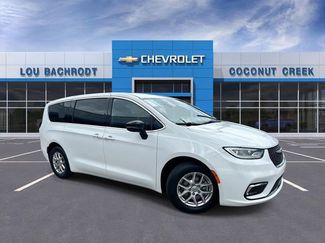 Used 2024 Chrysler Pacifica Touring FWD video 1