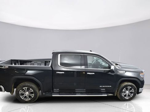 Used 2024 GMC Sierra 1500 SLT w/ X31 Off-Road Package image 40