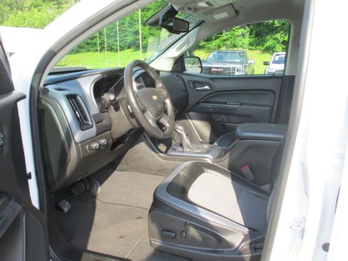Used 2022 Chevrolet Colorado Z71 AWD/4WD image 11