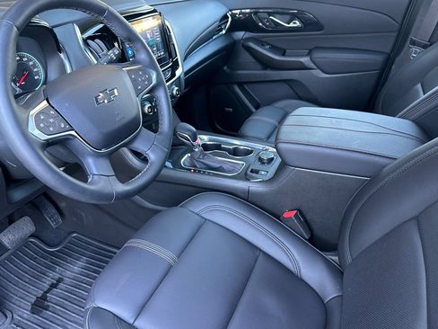 Used 2023 Chevrolet Traverse RS AWD/4WD image 9