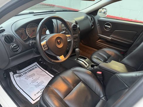 Used 2006 Pontiac Grand Prix GT w/ Sun And Sound Package image 10