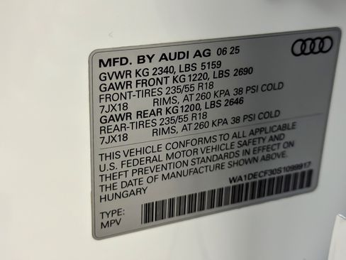 Used 2025 Audi Q3 2.0T Premium w/ Convenience Package AWD/4WD image 26