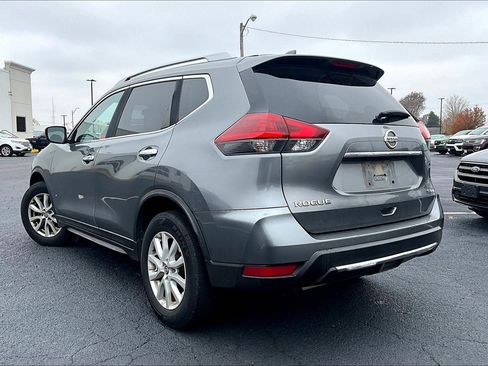 Used 2018 Nissan Rogue SV image 5