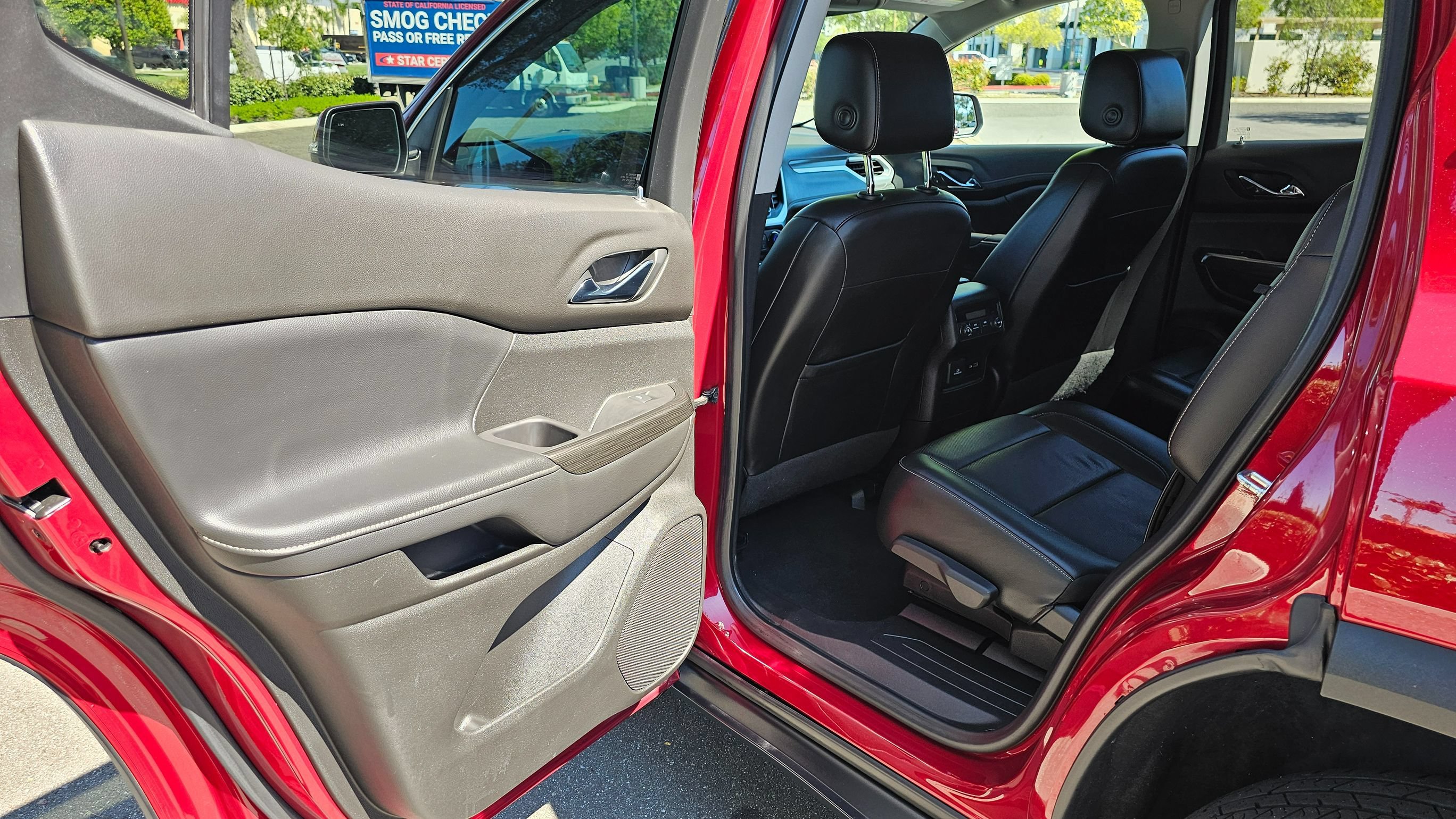 Used 2020 GMC Acadia SLT AWD/4WD image 15