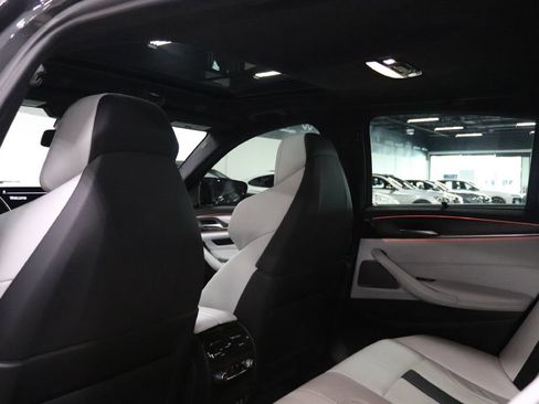Used 2022 BMW M5 w/ Executive Package image 16
