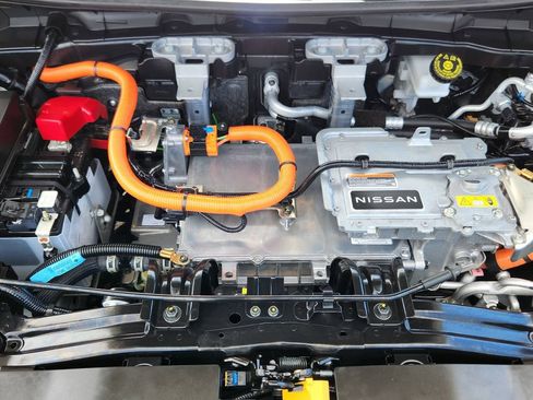 Used 2025 Nissan Ariya AWD image 17