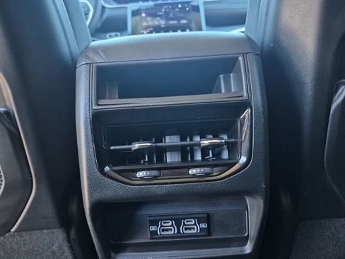 Used 2023 Jeep Grand Cherokee Laredo X image 49