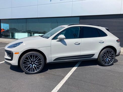 Used 2025 Porsche Macan image 5