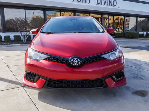 Used 2018 Toyota Corolla iM image 3