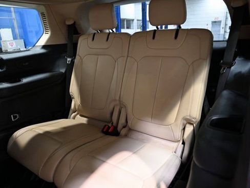 Used 2022 Jeep Grand Cherokee L Limited image 11